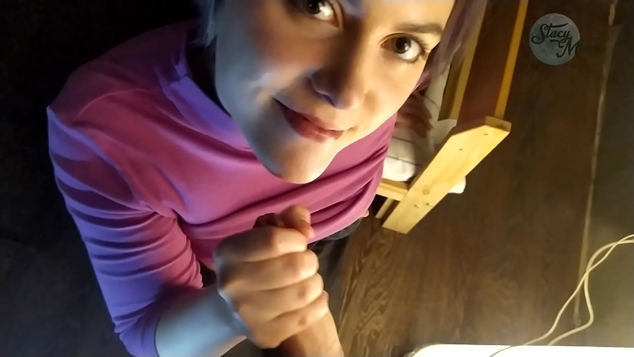 Typické ruské domácí porno se zápletkou s čurákem a pořádně hlubokým hltem