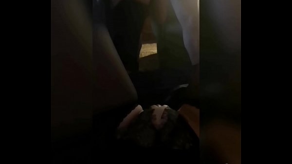 Hot MJM. Manžel šuká přítelkyni před zraky své ženy. Manželčina kunda je vlhká, její špinavé fantazie jenom zamotávají hlavu.