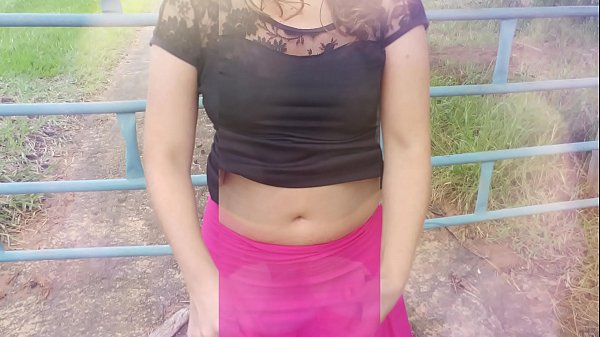 Hrátky na farmě, skutečná žena v domácnosti, mrcha mrcha a její paroháč manžel v divočině.