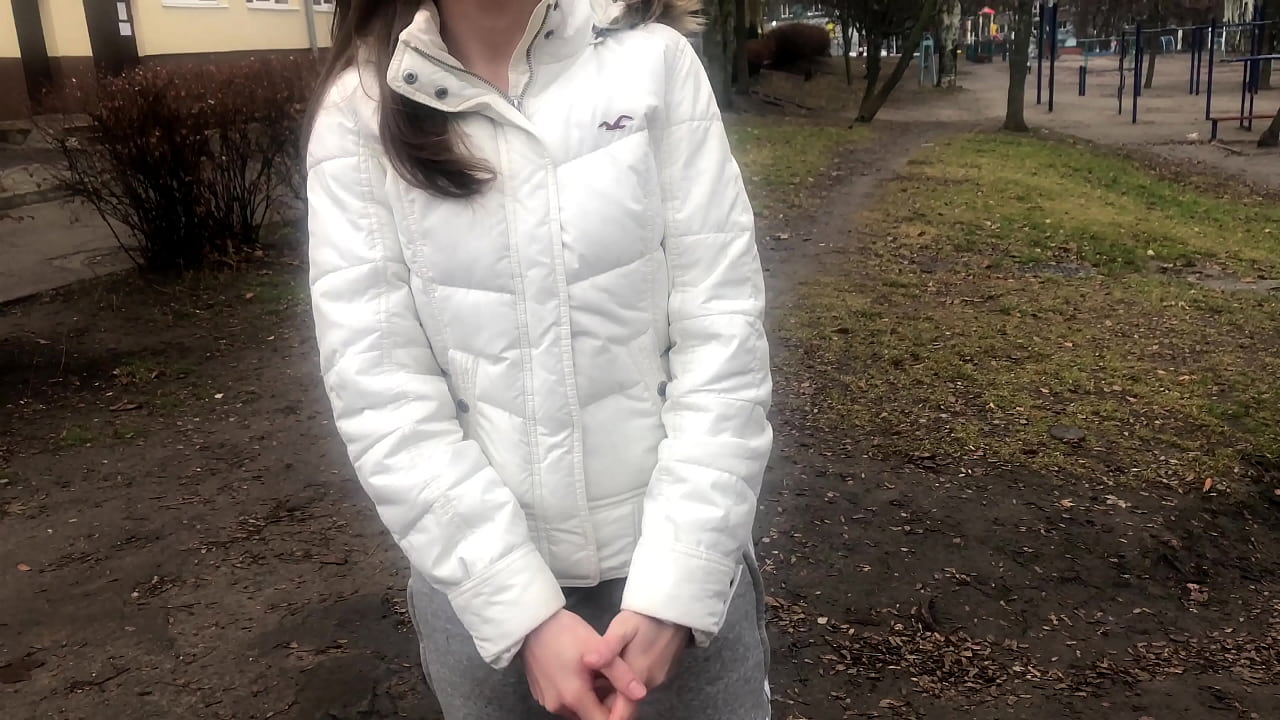 Cizinka za prachy kouří a šuká. Russian Amateur. S mluvením.